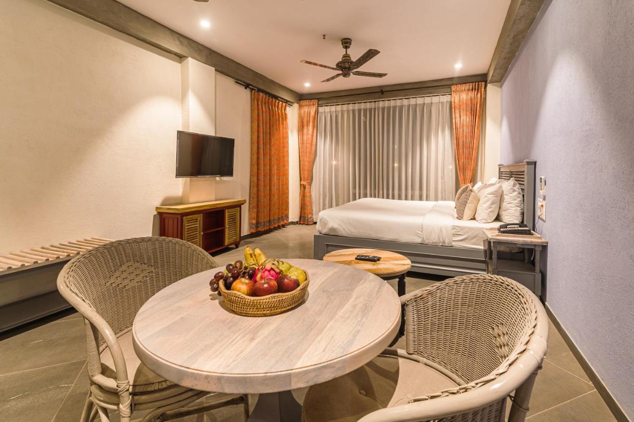 Bougainvilla Apartment Surat Bagian luar foto
