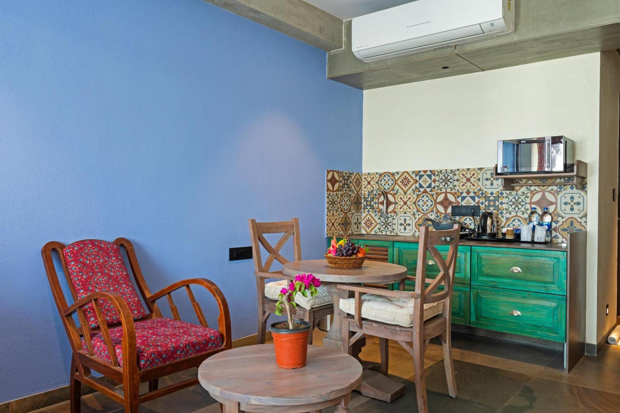 Bougainvilla Apartment Surat Bagian luar foto